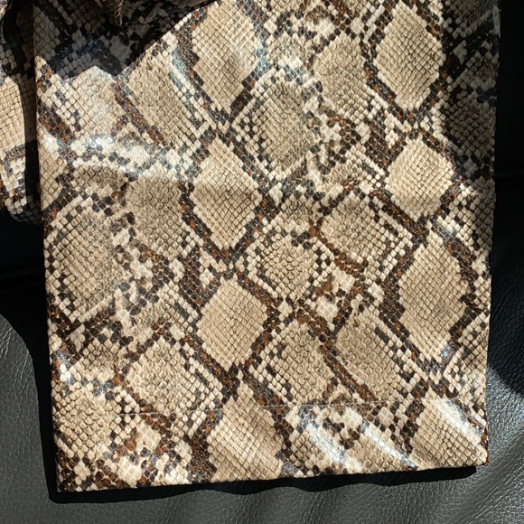𝗡𝗪𝗧 𝗭𝗮𝗿𝗮 • Snake Print Trousers - Picture 14 of 17